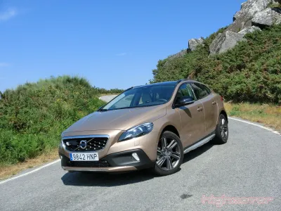 V40 Cross Country